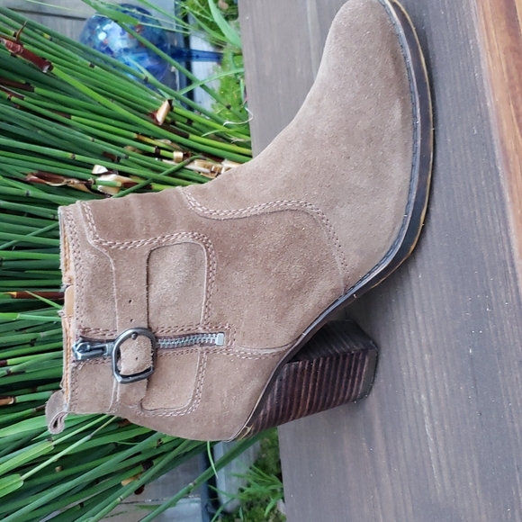 Lucky Brand brown Suede leather ankle boots sz 7.5 - Picture 3 of 11